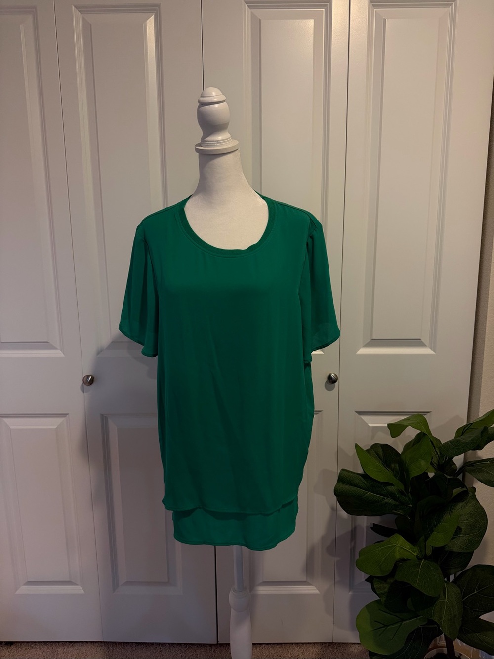 Women's Emerald Green Short Sleeve Layered Blouse